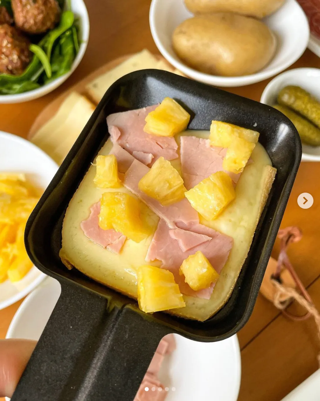 La fameuse raclette à l'ananas d'une influenceuse